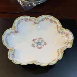 Antique Haviland & Co. Limoges porcelain serving bowl or dish