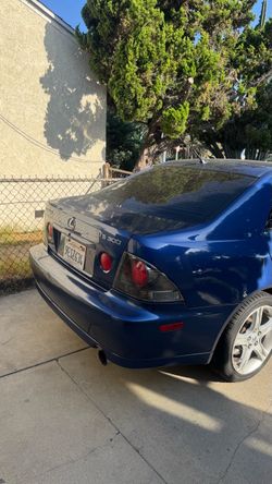 Lexus IS300 02' parts