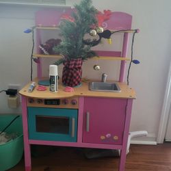 Baby Kitchen Play Rack With Few Utensils 