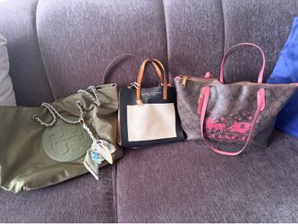 Women purse tory burch
