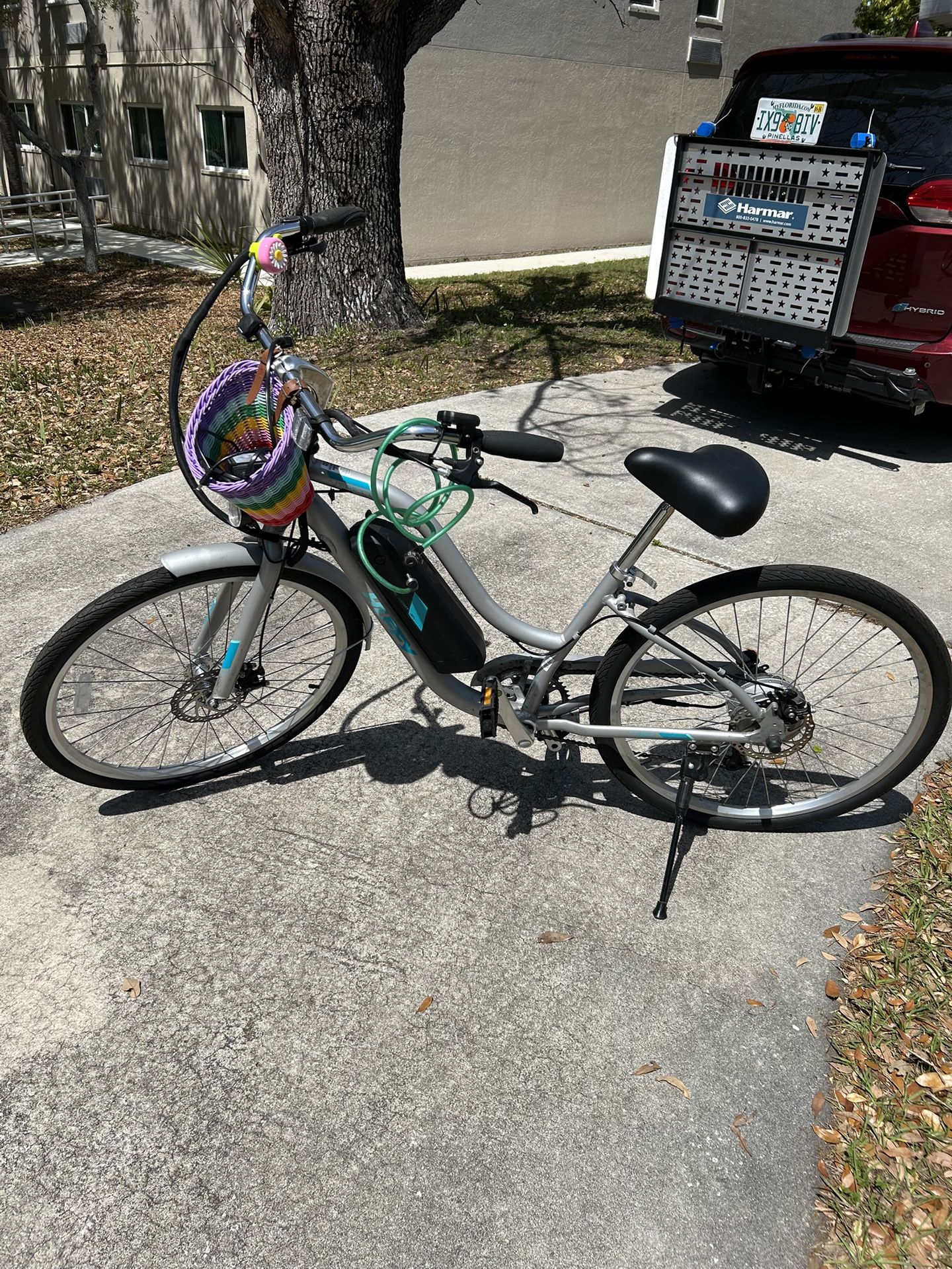 Huffy, Everett+, Electric Assist Women’s Bike 26V