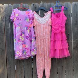 Size 10. $10 X Los Tres 