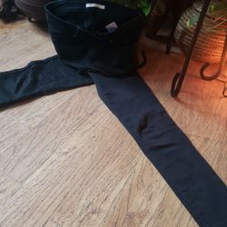 28W Women's Black 711 Skinny Levi Jeans