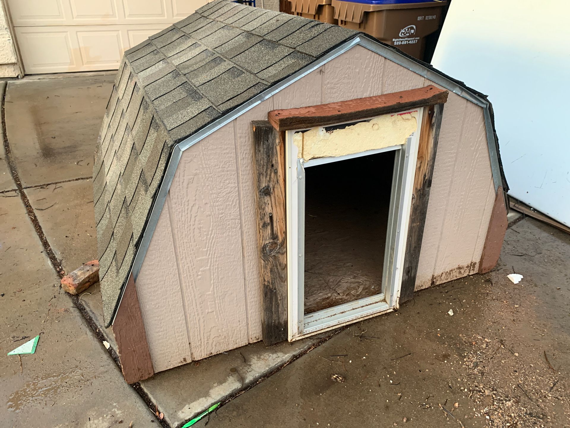 Huge wood doghouse-Free-you pick up