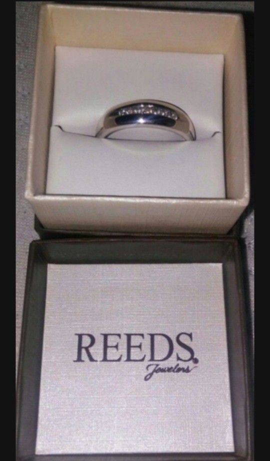 White Gold & Diamond Ring -Size 12