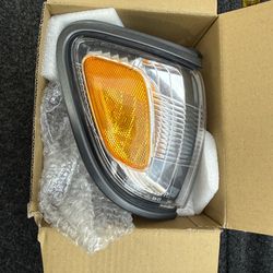 Toyota Tacoma side lights