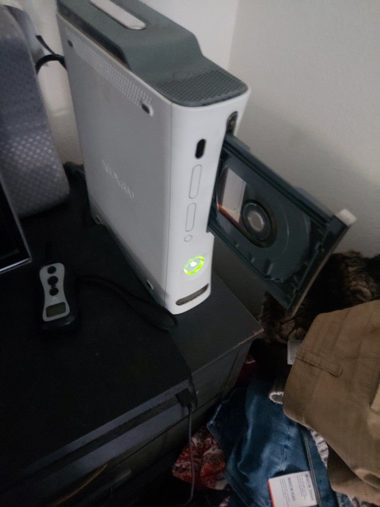 Fully Operational Xbox 360 w/Controllers and Games