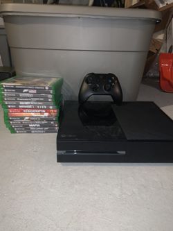 Xbox One With Controller And 13 Games