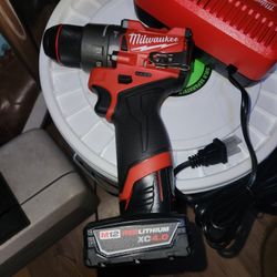 Firm Price🛑 Milwaukee M12 Drill Driver. New 4.0 Batt&Charger Everything Included. Precio Firme🛑 