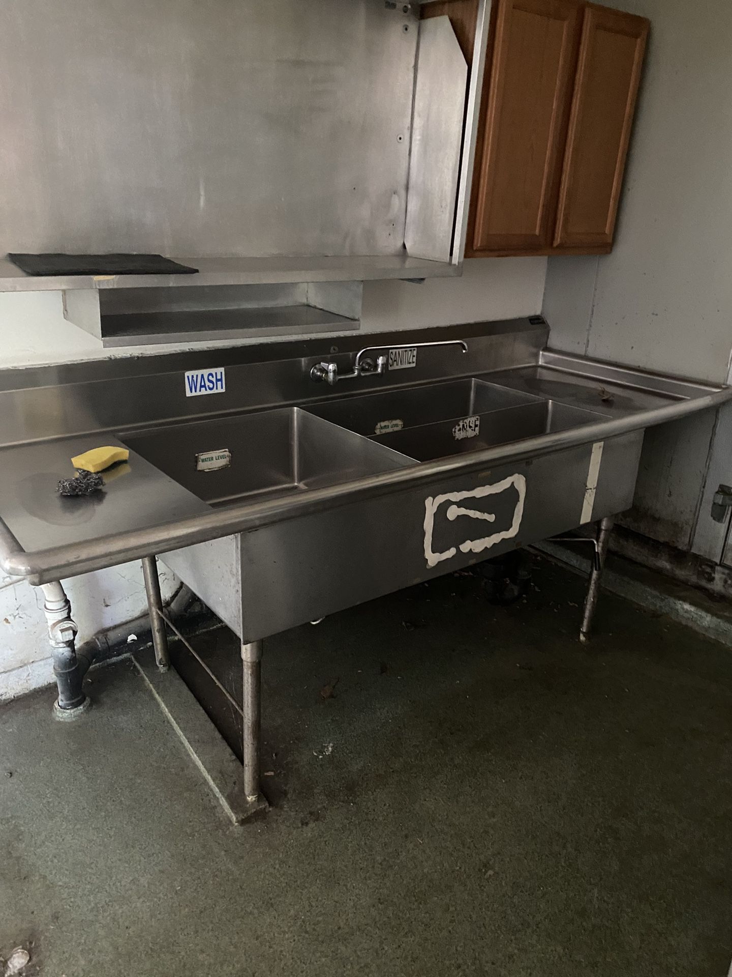Store equipment
