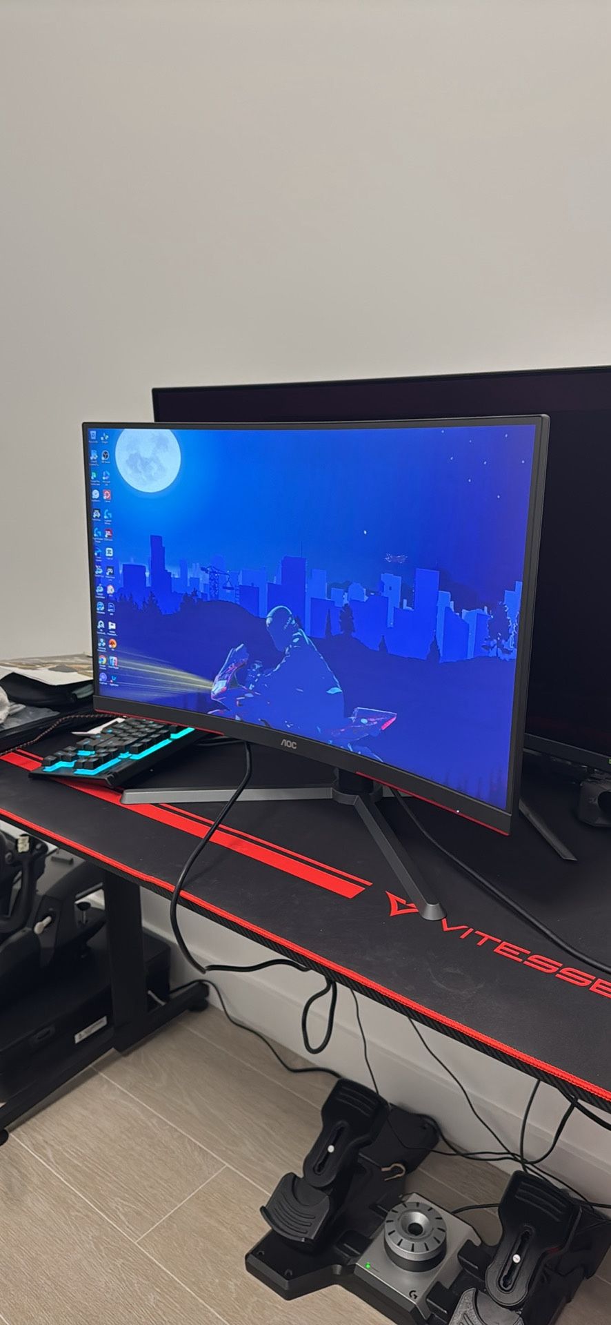AOC Curved 27in 165hz 2k resolution display monitor for PC gaming