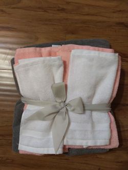 Bath Towels 6 Pcs New.