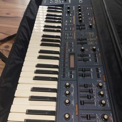 Roland JP8000 Analog Synthesizer