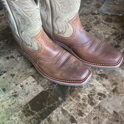 Botas Ariat #9. Noke Airmax #10 $ 120