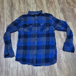 Vans Men’s Size XL Tailored Fit Blue Grey Black Flannel Plaid Button Up Pocket L