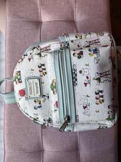 Loungefly PEANUTS Christmas Mini Backpack Purse Charlie Brown Snoopy Holiday