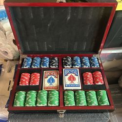 Casino. Completo x $195.  Profesionale