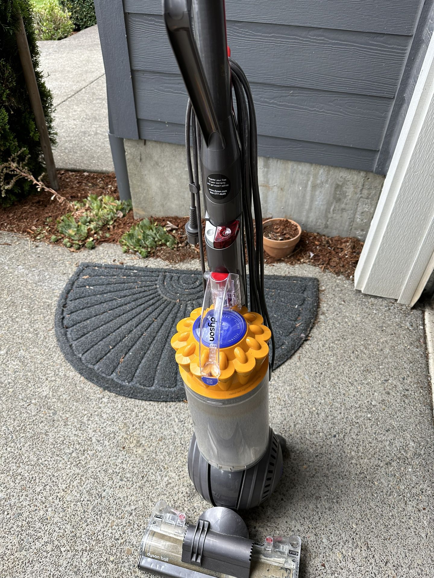 Dyson Standing Vacuum