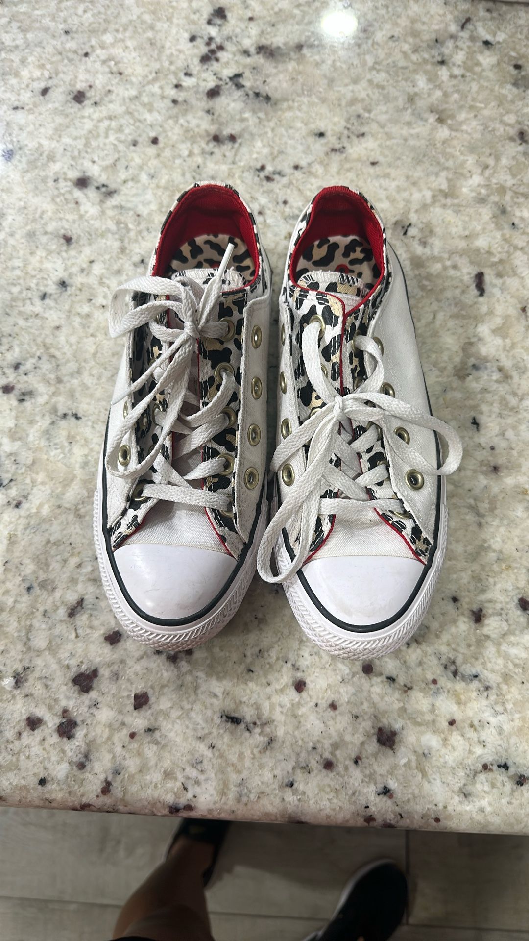 Side 6 Converse 