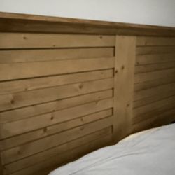 Vail Light Tone Panel King Bed