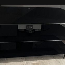 TV Entertainment Glass Table FREE Bose Speaker 
