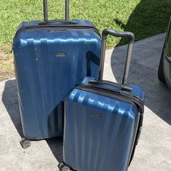(2) Ricardo Navy Spinner Luggage Set