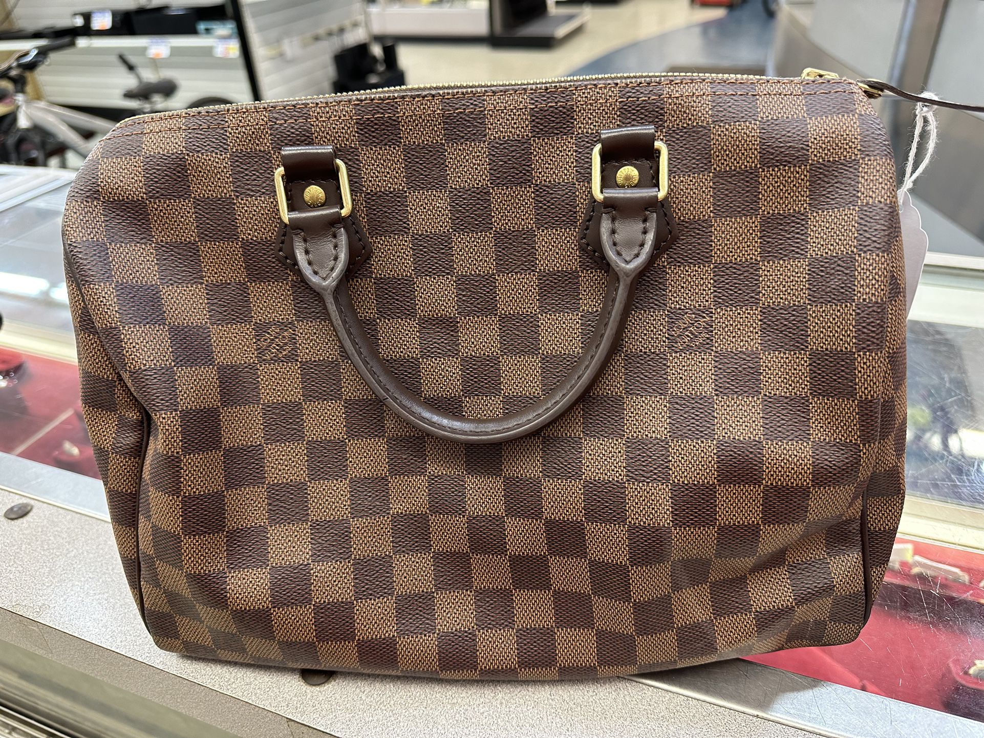 Authentic Louis Vuitton Monogram Juliet MM Bag for Sale in Houston, TX -  OfferUp