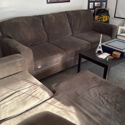 Dark Green Sofa’s For Sell 