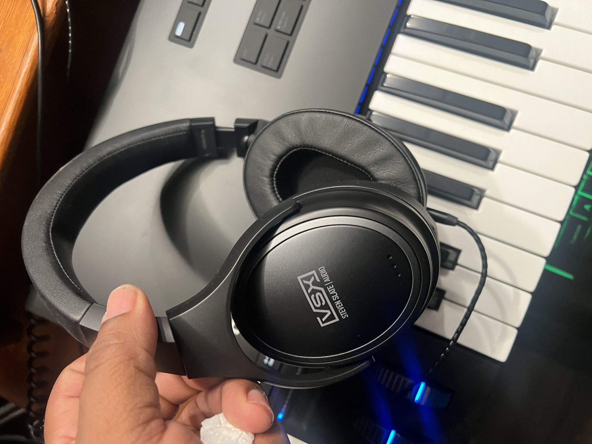 Steven Slate Audio VSX Modeling Headphones Platinum Edition