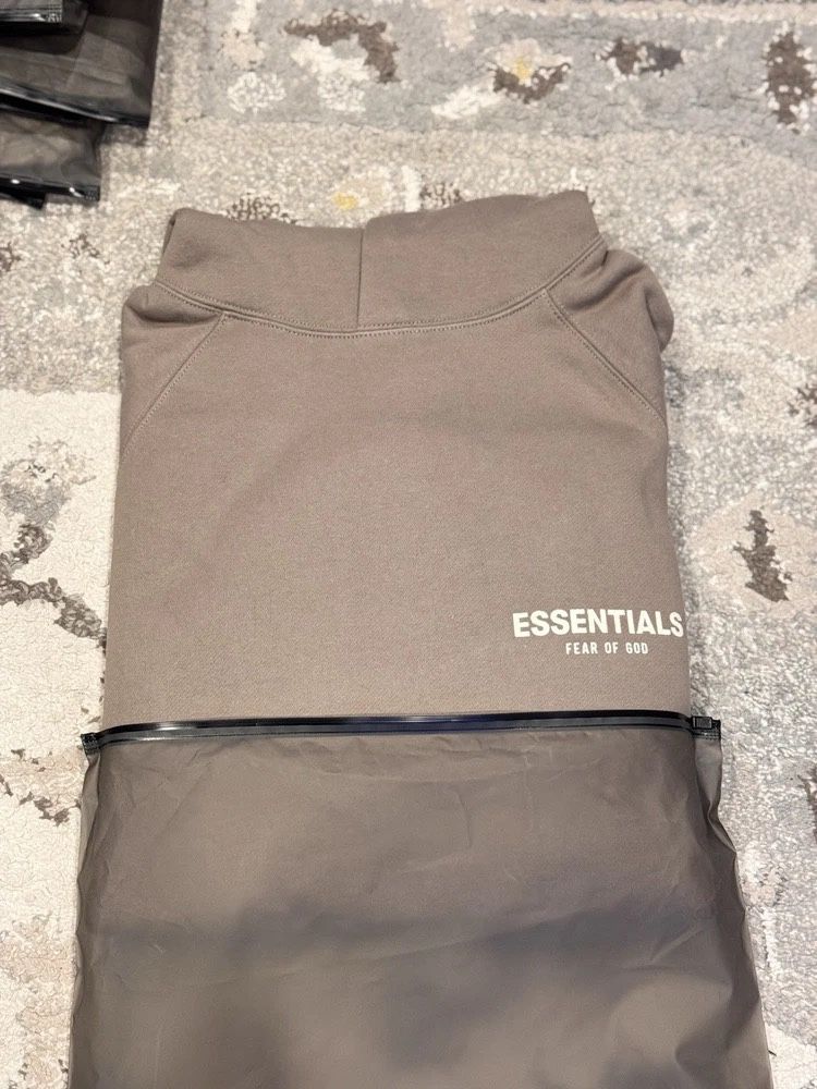 Size L BRAND NEW Fear of God Essentials Desert Taupe Hoodie 100% Authentic