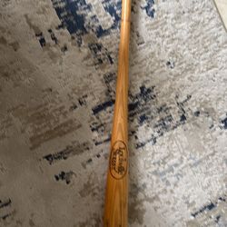 Louisville Slugger Wood Bat – Pro Model 34” (Vintage / Used)