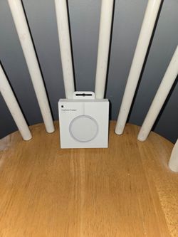 Apple MagSafe Charge