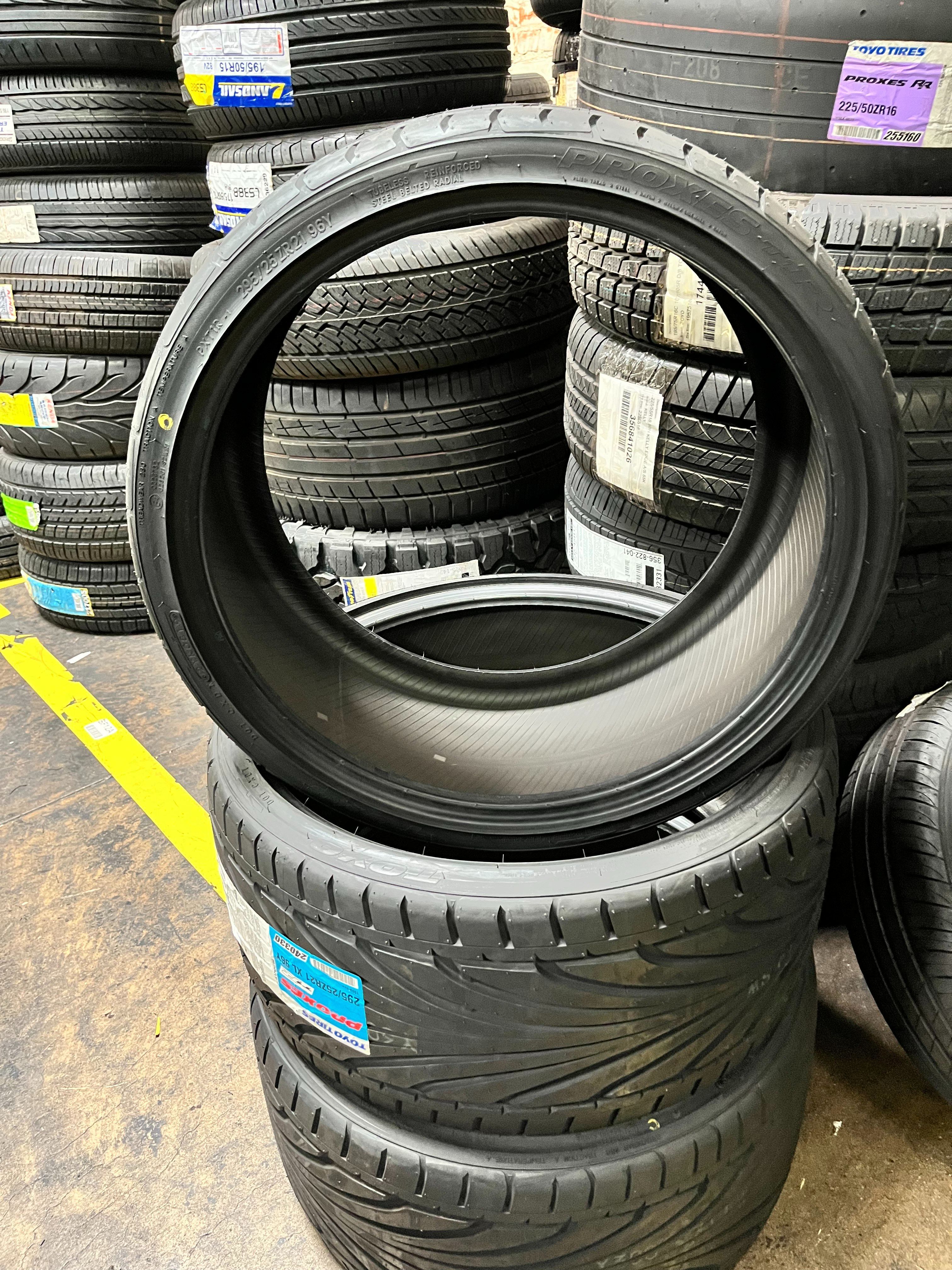 Toyo Proxes 295/25R21 Tires for BMW / Jaguar
