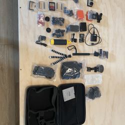 GoPro HERO4 with 30 Piece Accessories 