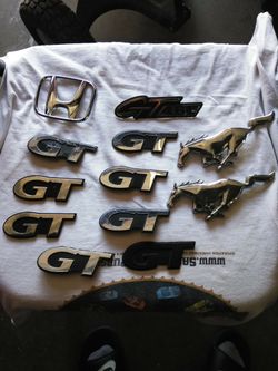 Mustang GT emblems