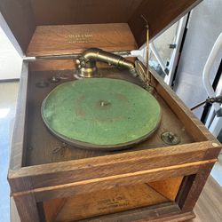 Steger & Sons Phonograph 