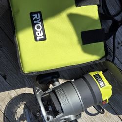 RYOBI
8.5 Amp 1-1/2 Peak HP Fixed Base Corded Router