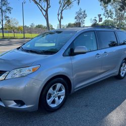2012 Toyota Sienna