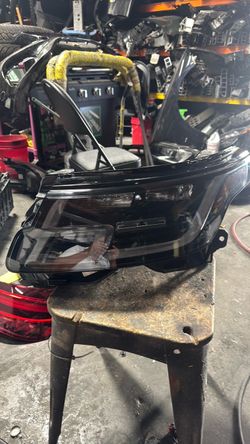 2018 2022 Land Rover driver Headlight,