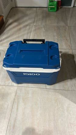 Igloo Hard Cooler Blue and White