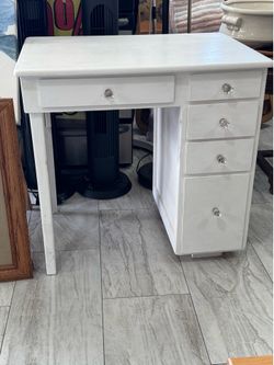 Vanity Table 31Wx30Hx22D