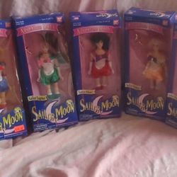 Sailor Moon Adventure Dolls Set
