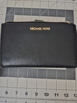 MK  Jet Set Travel Double Zip Wallet