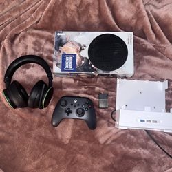 Xbox Series S Bundle