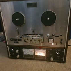 A-4010SL stereo reel-to-reel tape deck. very good working condition