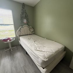 Twin Bed With Mattress 