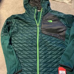 NEW NORTHFACE THERMOL JACKET w/ TAG