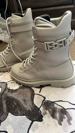 Bally Women’s Gioele Leather Ankle Boots In Dusty White