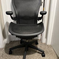 Herman Miller Aeron(size C) Fully Loaded Office Chair 