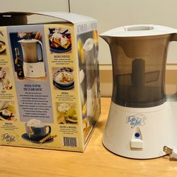 Froth au Lait Automatic Hot Milk Frother.